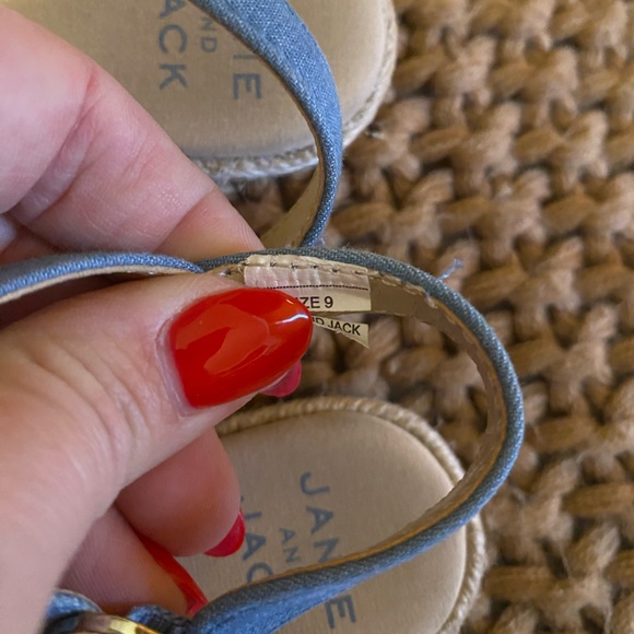 Janie and Jack toddler girl size 9 sandals - Picture 4 of 5